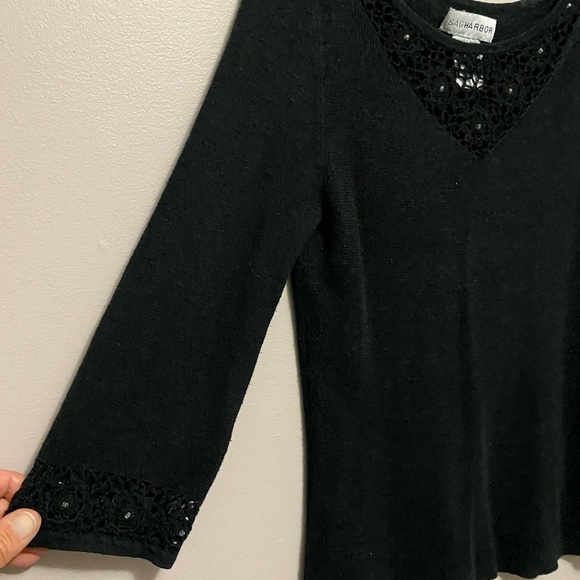 Black top - Picture 2 of 4